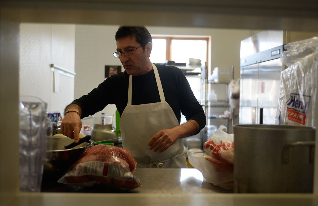 Eduardo Crespi prepares a meal (copy)